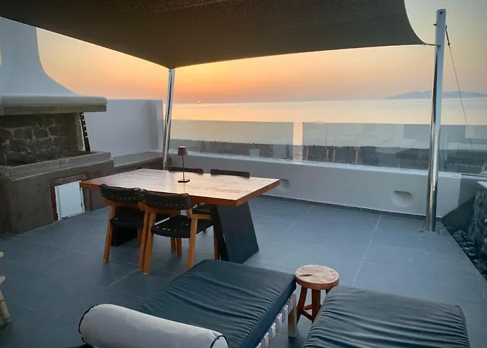 Incognito Beach Villa Santorini