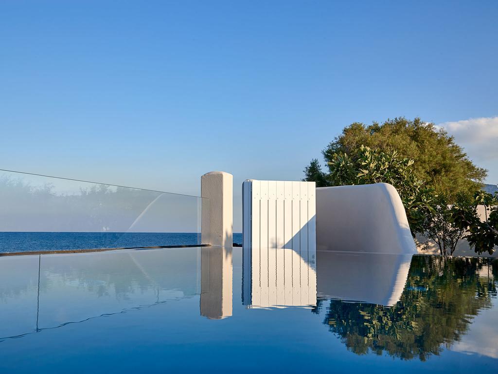 Incognito Santorini *